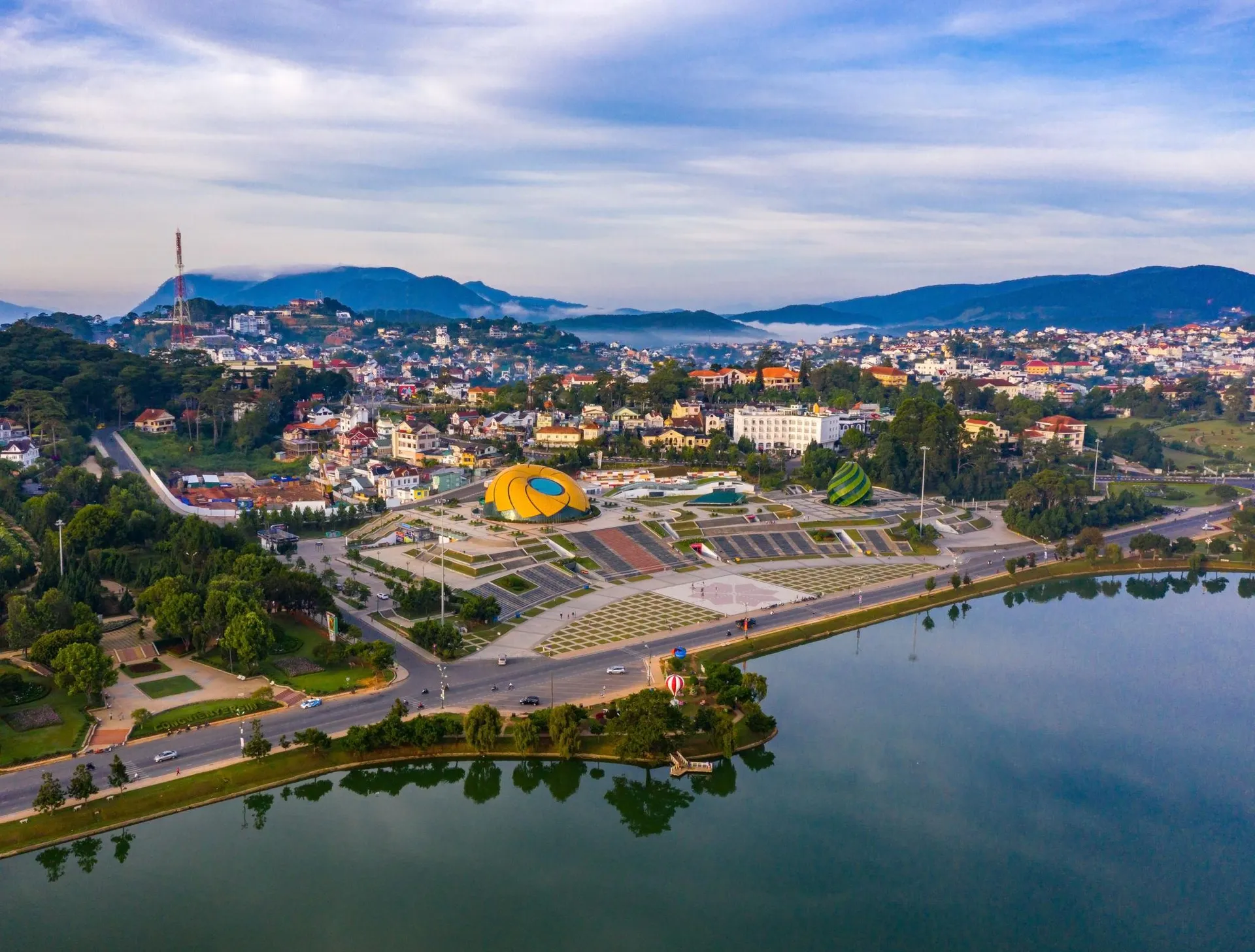 Lam Vien square with its artichoke and wild-sunflower domes beside Xuan Huong lake